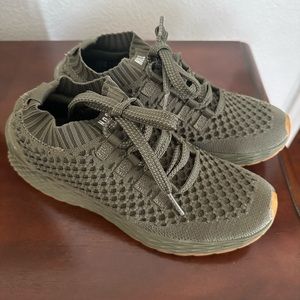 NOBULL WOMEN'S KNIT RUNNER Navy Size 7.5